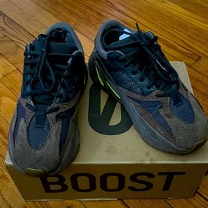 Yeezy 700 - Mauve
